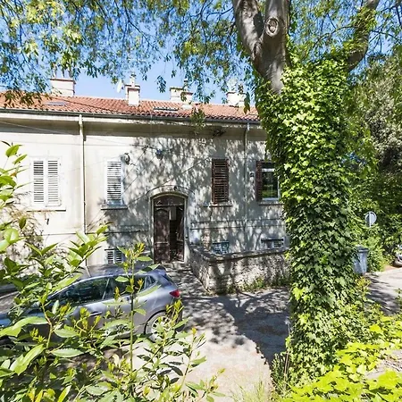 *** Lounge Terrace With The Harbour View / Centre *** Pula