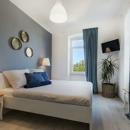 *** Lounge Terrace With The Harbour View / Centre *** Pula