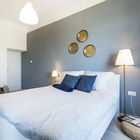 *** Lounge Terrace With The Harbour View / Centre *** Apartment